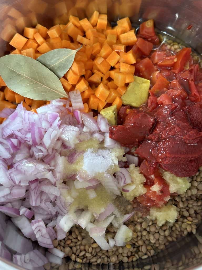 Chopped vegetables and ingredients for Fakes Soupa 